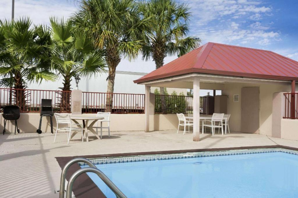 Super 8 By Wyndham Baton Rouge/I-12 Hotel Kültér fotó